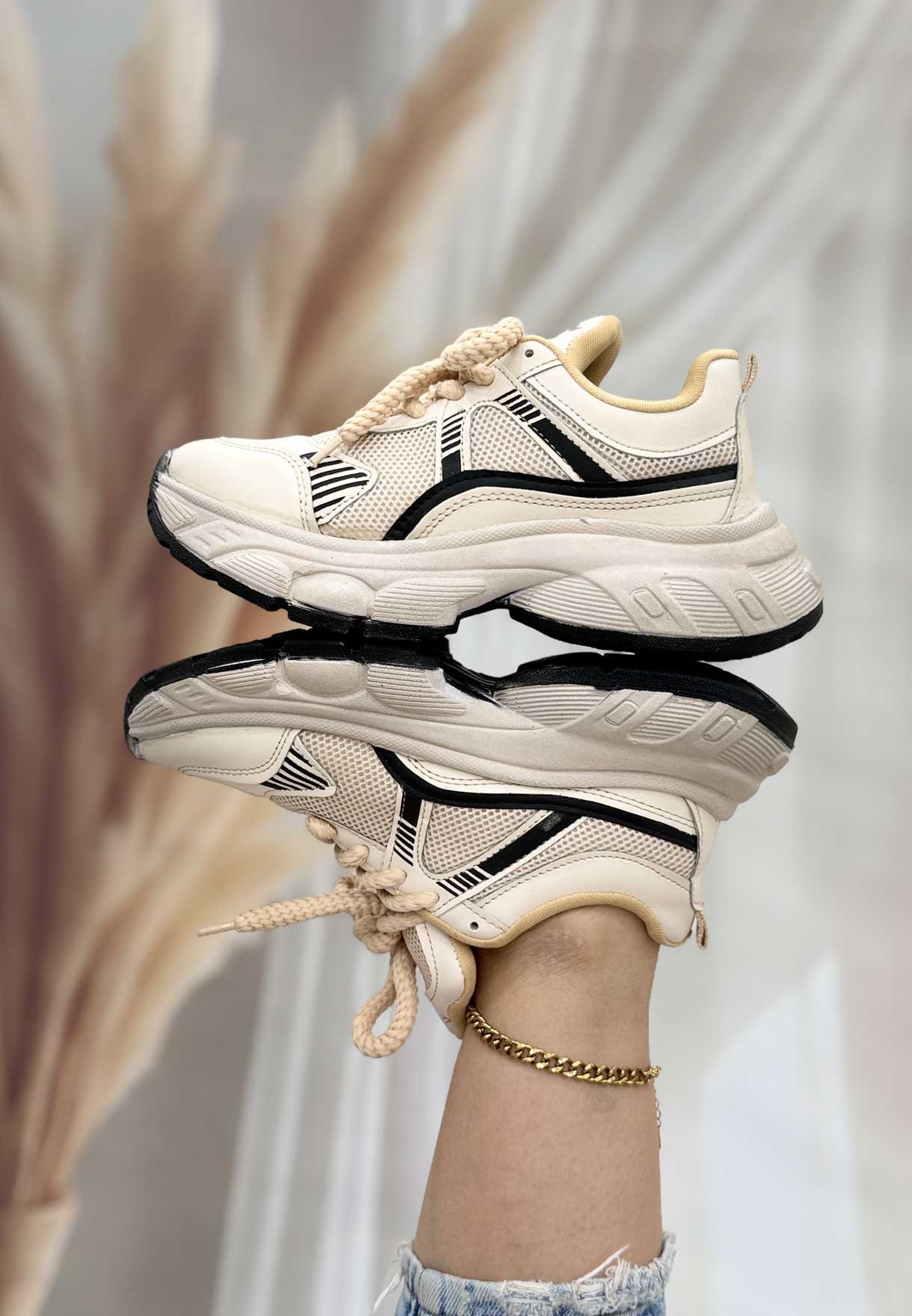 کتونی ماوی فروش کیف و کفش زنانه فروشگاه الیوت کتونی ماوی