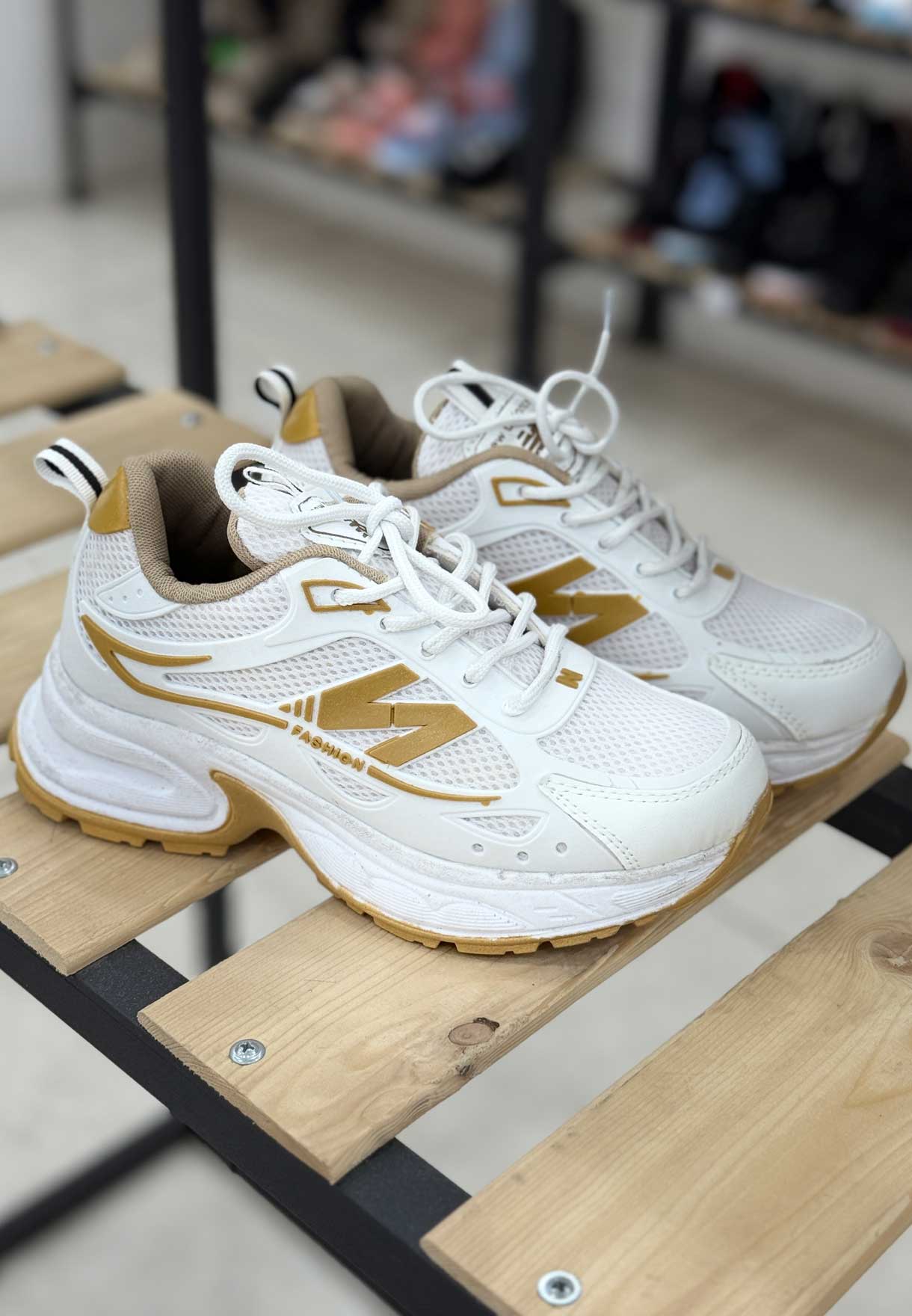 کتونی نیویورک فروش کیف و کفش زنانه فروشگاه الیوت کتونی نیویورک