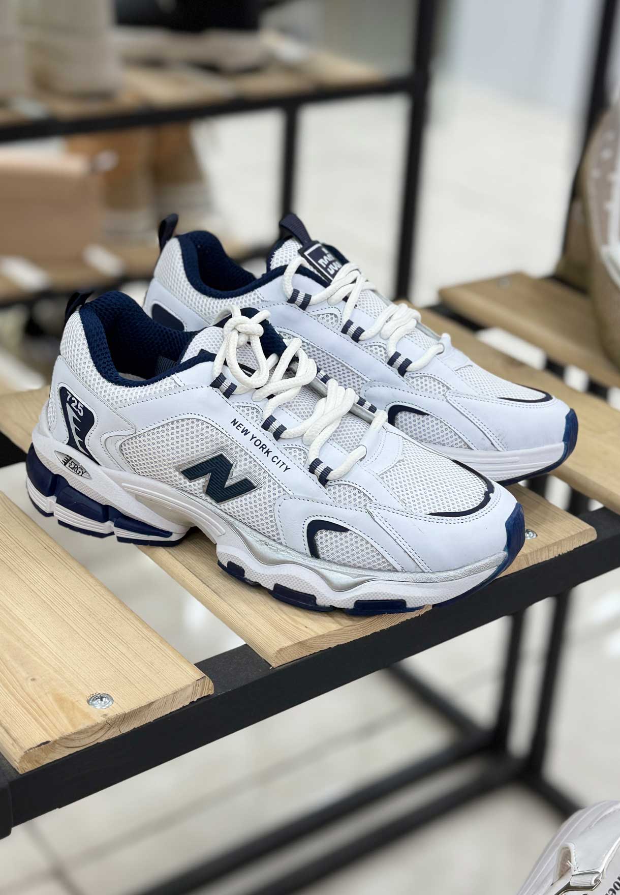 4070607 فروش کیف و کفش زنانه فروشگاه الیوت کتونی ۷۲۵