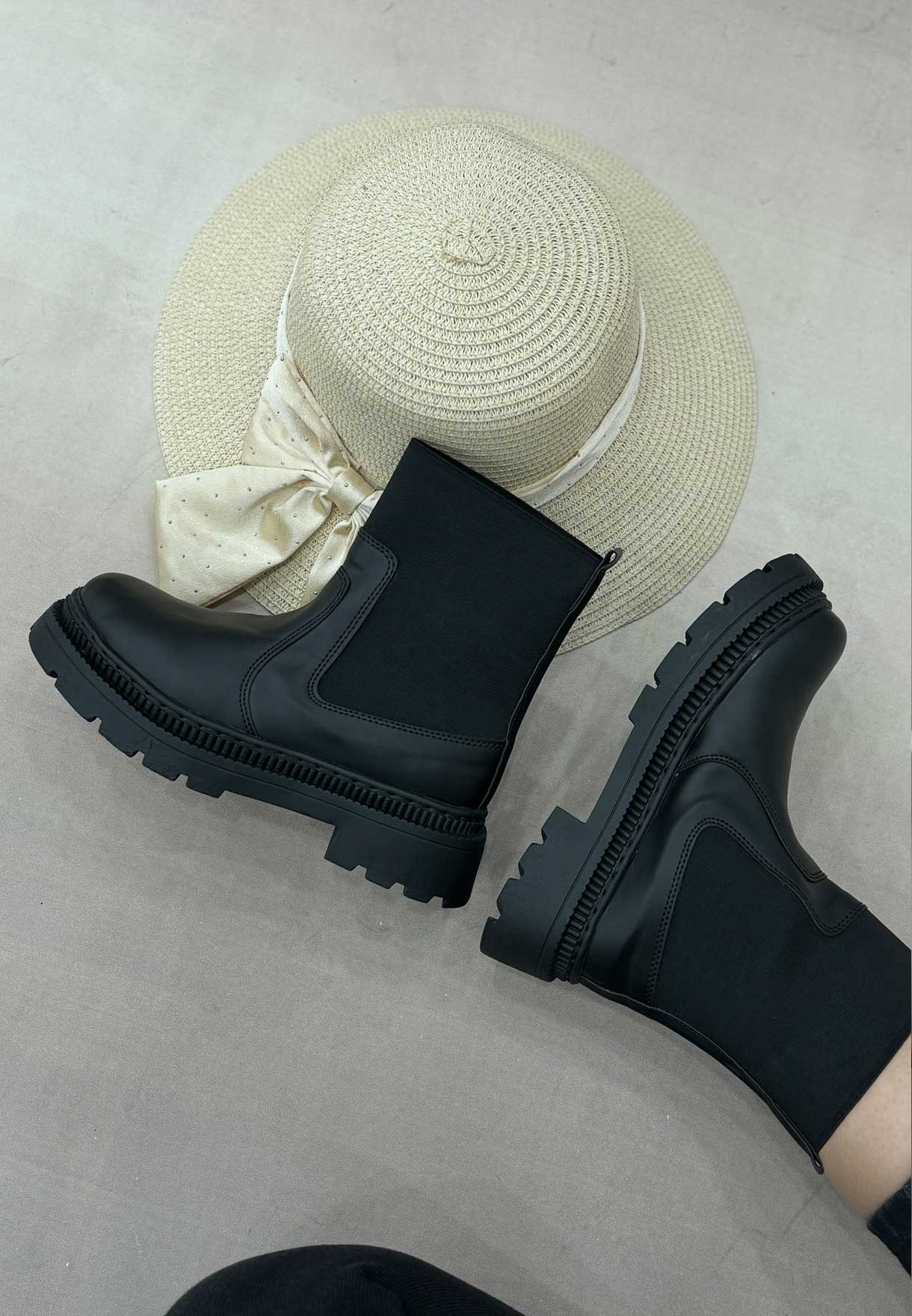 بوت کشی فروش کیف و کفش زنانه فروشگاه الیوت بوت کشی