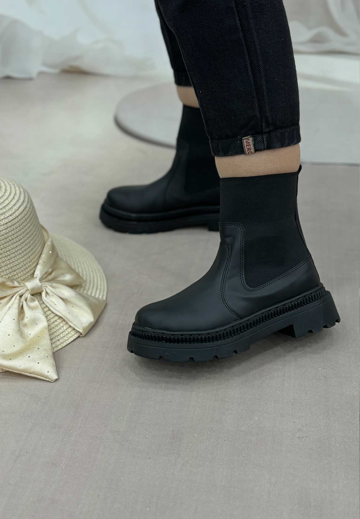 بوت کشی فروش کیف و کفش زنانه فروشگاه الیوت بوت کشی