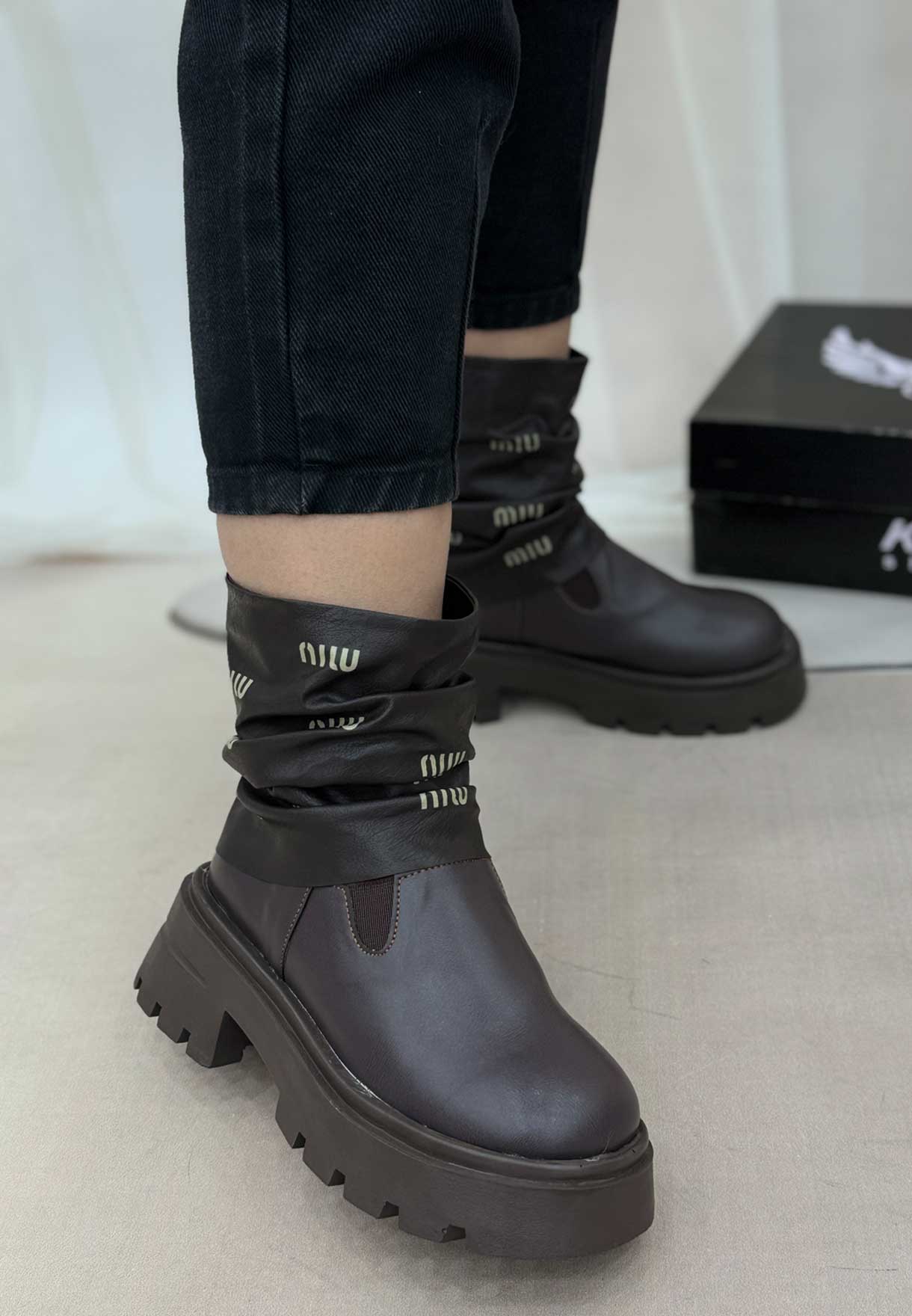 بوت میو فروش کیف و کفش زنانه فروشگاه الیوت بوت میو