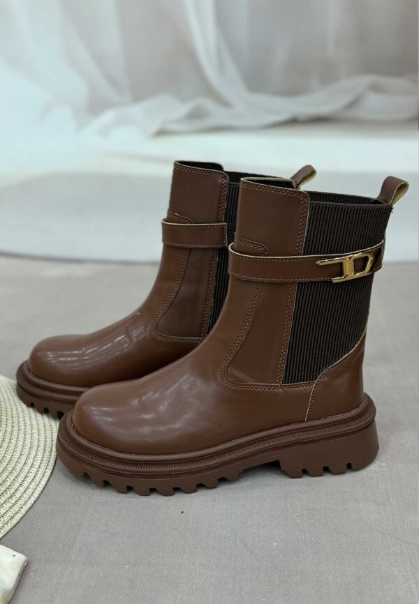 فروش کیف و کفش زنانه فروشگاه الیوت بوت کنار کش دی