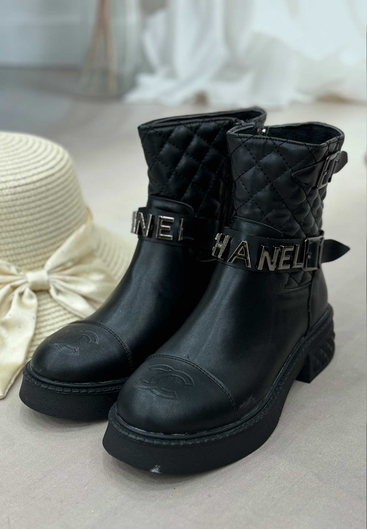 فروش کیف و کفش زنانه فروشگاه الیوت بوت شنل برجسته