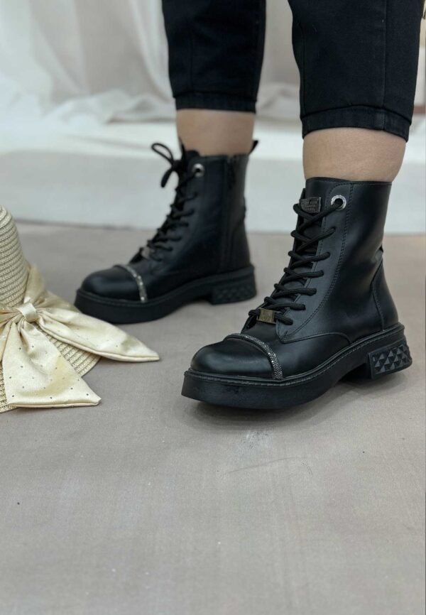 فروش کیف و کفش زنانه فروشگاه الیوت بوت جلو نگین