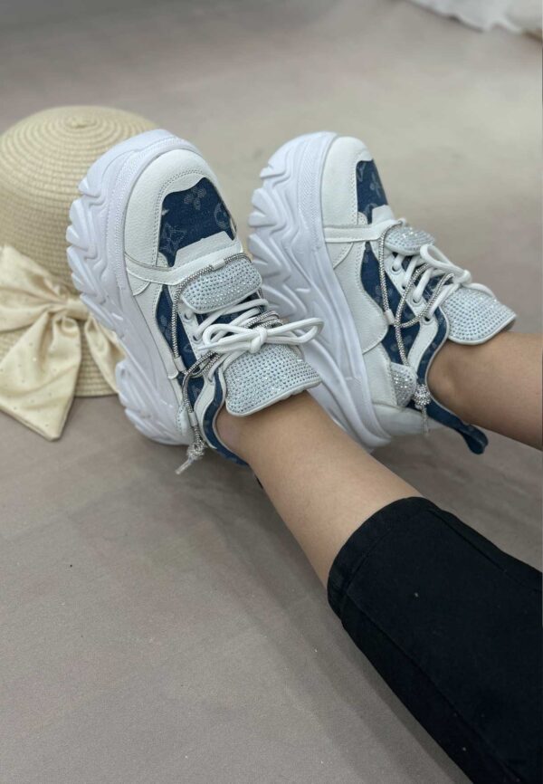 فروش کیف و کفش زنانه فروشگاه الیوت کتونی باغ نگینی